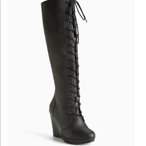 TORRID LACE UP WEDGE BOOTS SIZE 10